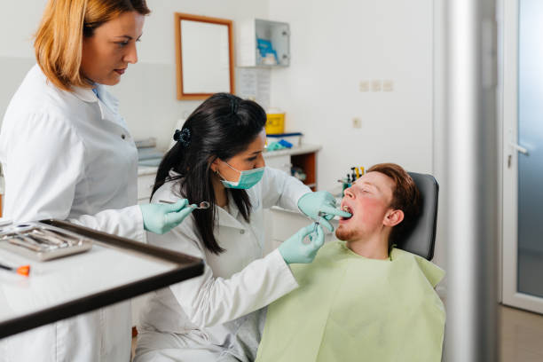 Best Dentist for Tooth Abscess  in Riverbank, CA